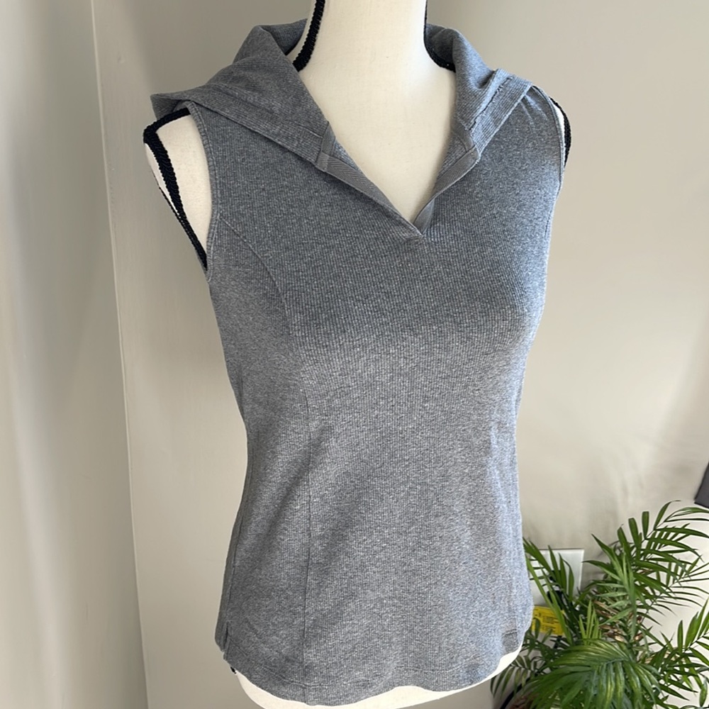 SB Active Athletic Wear Sleeveless Hoodie Size M